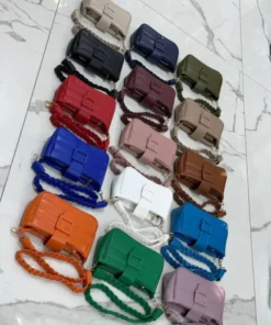 womens handbags liquidation pallets